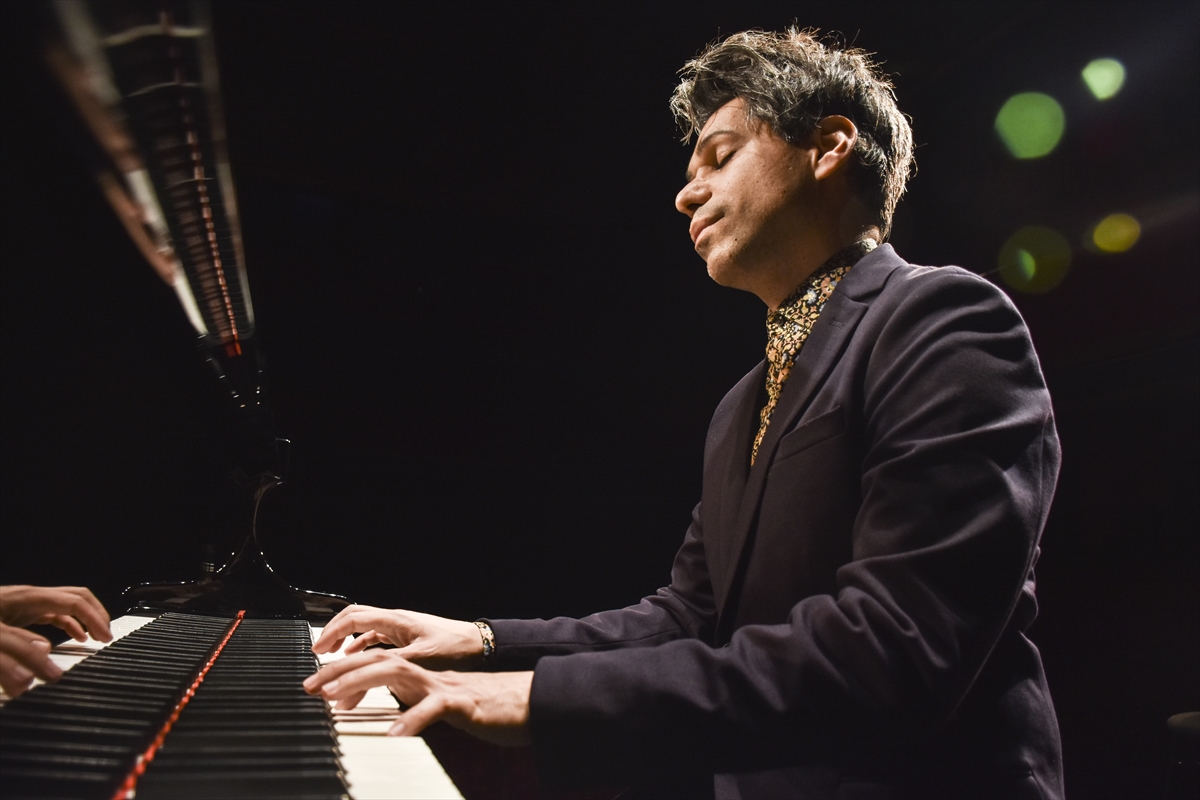 Piyanist Kiann, Orhan Veli'nin şiirlerinden yaptığı bestelerle Ankara'da konser verecek