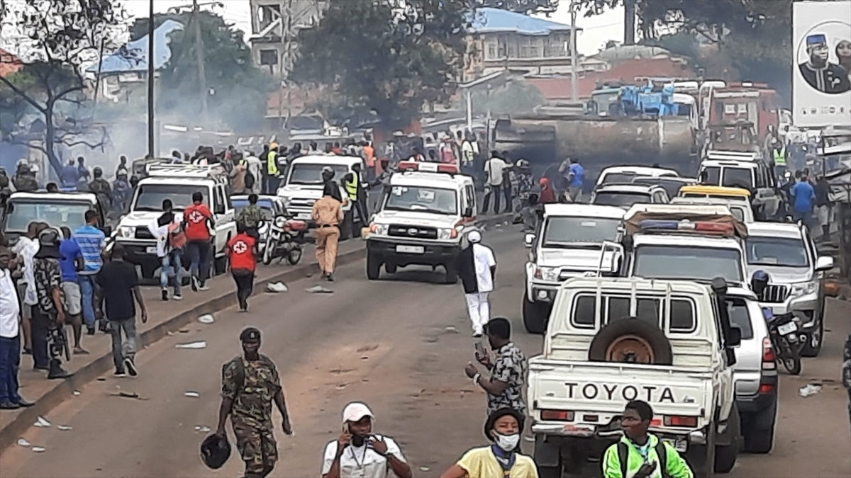 Sierra Leone'de yakıt tankerinin patlaması sonucu onlarca kişi öldü