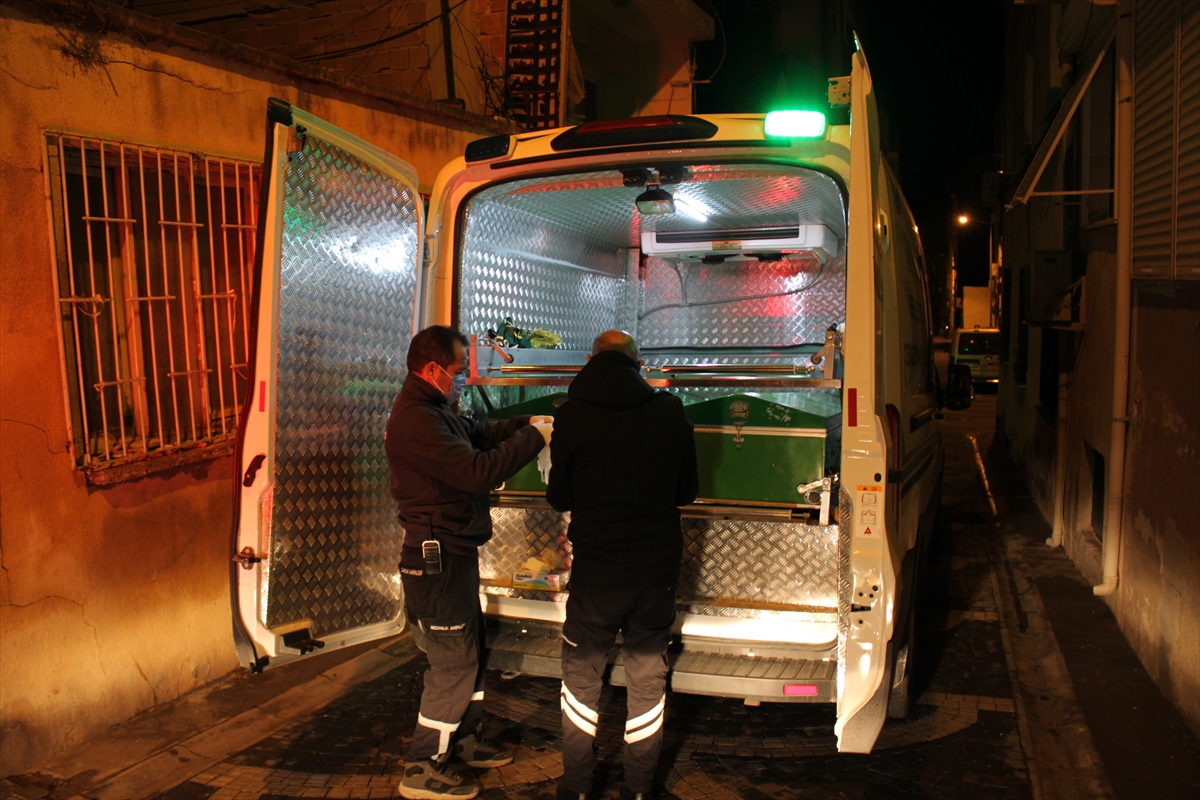 Aydın'da yanan metruk evde biri kadın 2 kişinin cesedi bulundu