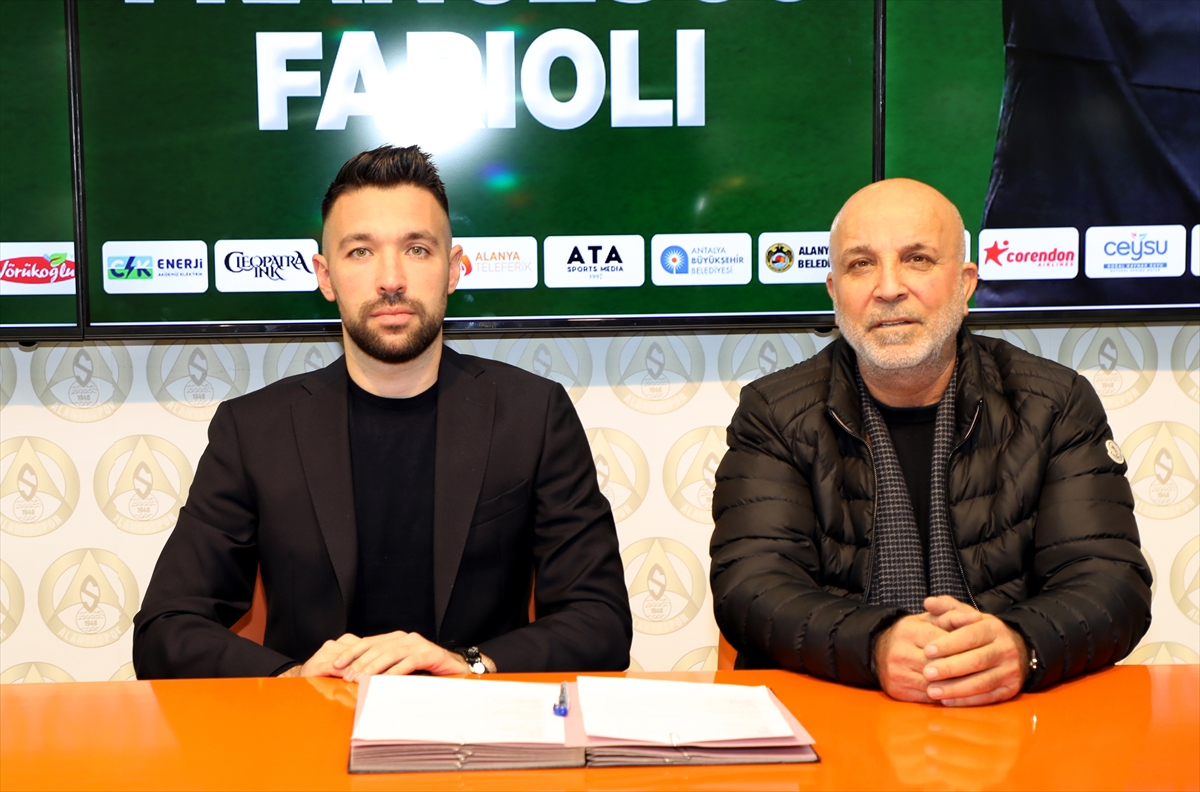 Aytemiz Alanyaspor'da teknik direktörlüğe Francesco Farioli getirildi