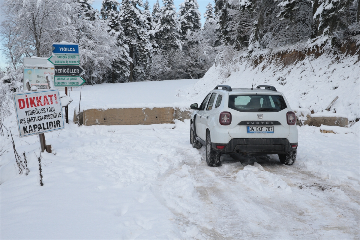 Bolu-Yedigöller yolu kar yağışı ve buzlanma nedeniyle ulaşıma kapatıldı