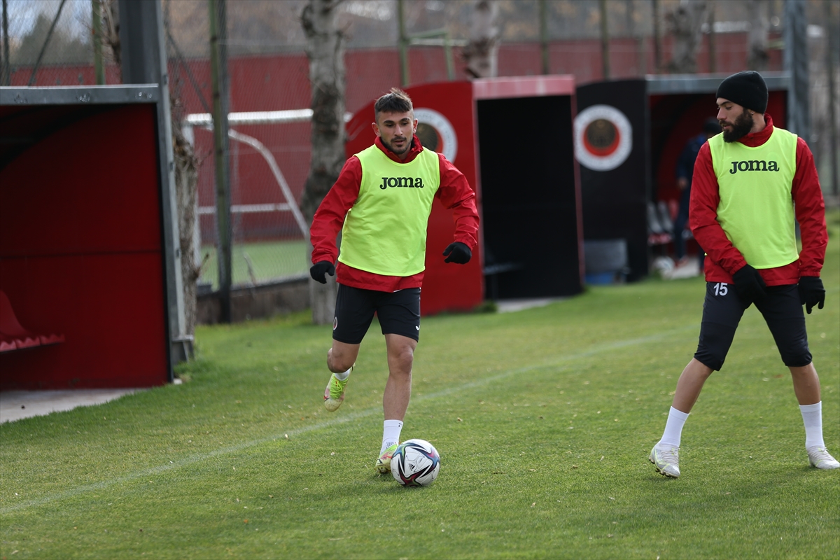 Gençlerbirliği'nin sağ beki Ömürcan Artan'dan Süper Lig vurgusu: