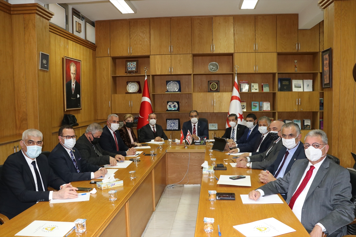 KKTC Başbakanı Sucuoğlu, ekonomi kurumlarıyla toplantı yaptı