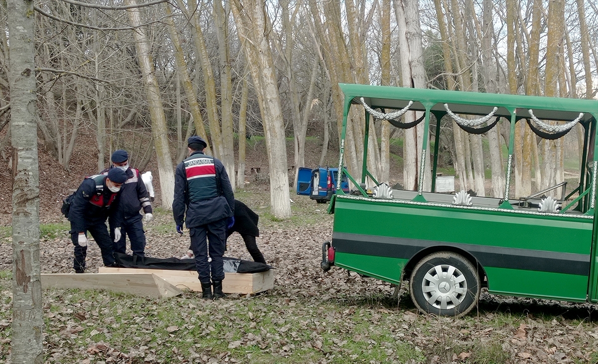 Silivri'de mesire yerinde yanmış kadın cesedi bulundu