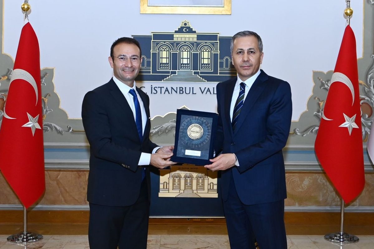 Türkiye Triatlon Federasyonu Başkanı Yalçınkaya'dan İstanbul Valisi Yerlikaya'ya ziyaret