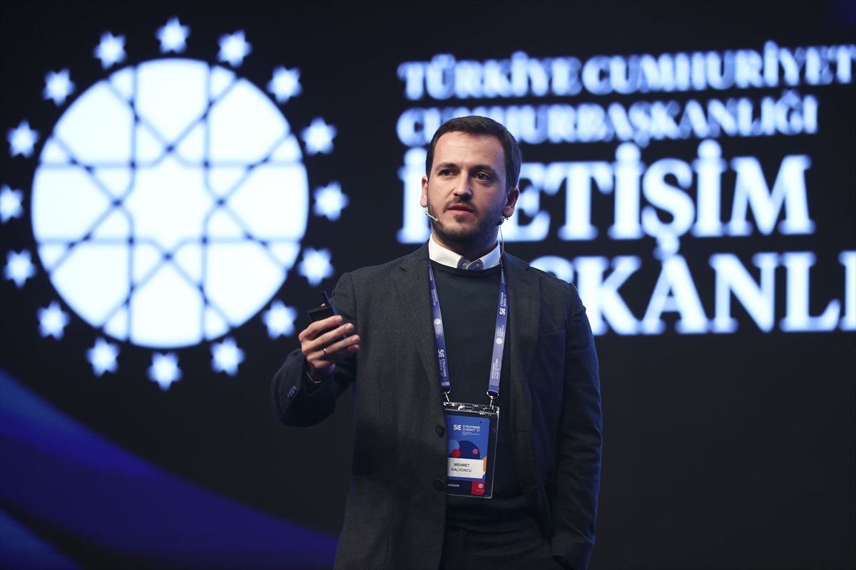 Uluslararası Stratejik İletişim Zirvesi'nde “Türkiye'nin Markaları” konuşuldu