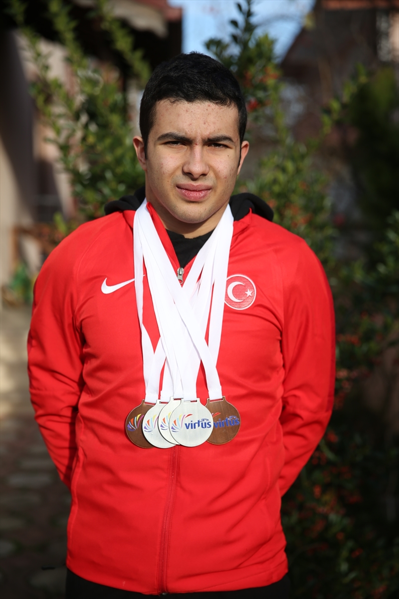 Yüzmede “Madalya avcısı” özel sporcu Ali Şiroğlu, Avrupa şampiyonluğunu hedefliyor