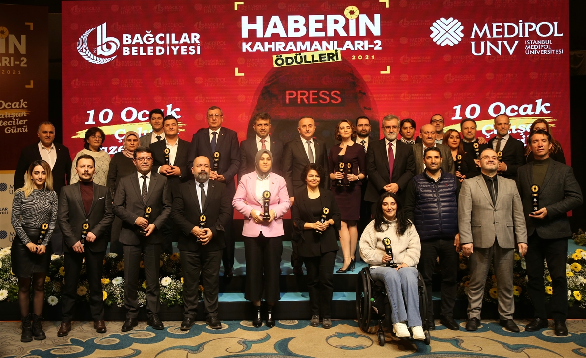 “2021 Yılı Haberin Kahramanları” töreninde AA foto muhabirine ödül