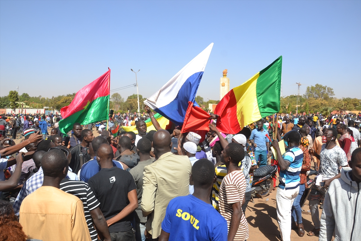 Burkina Faso'da darbenin ardından gösteri düzenlendi