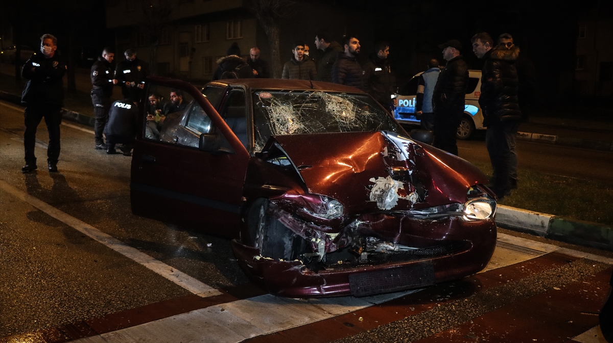 Bursa'daki trafik kazasında 2 kişi yaralandı