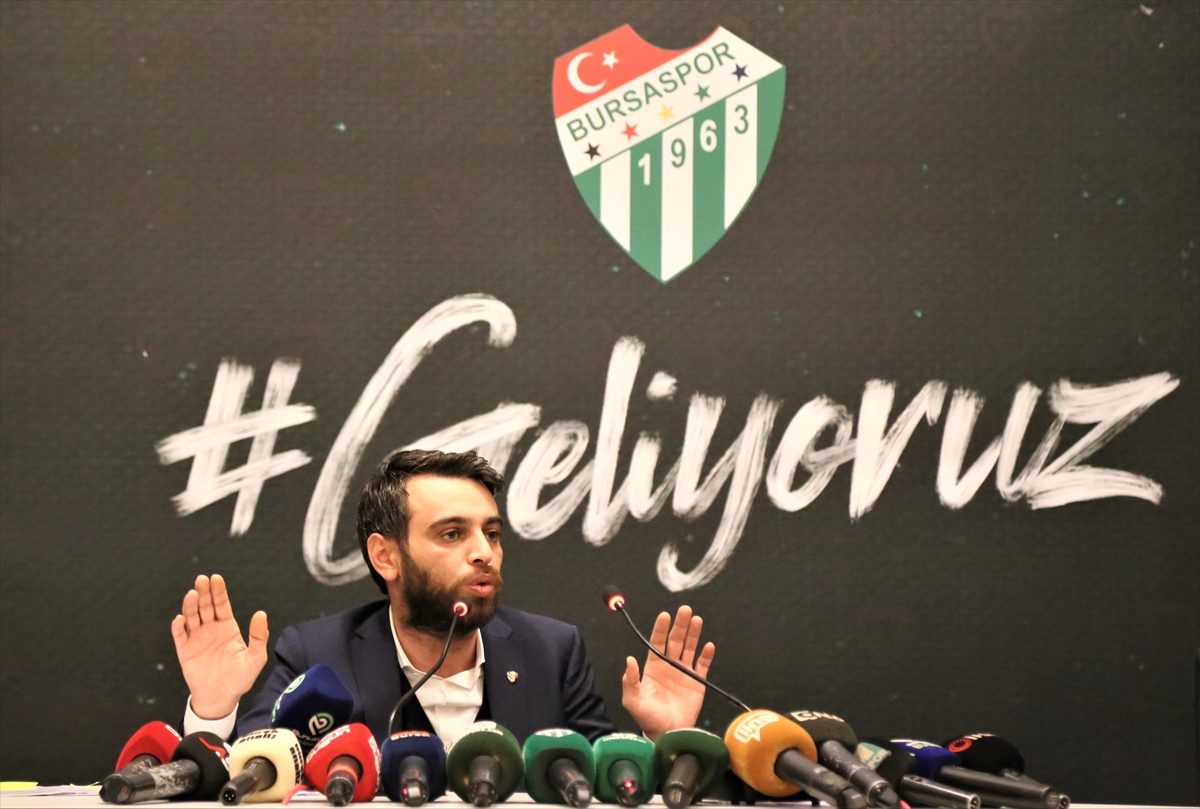 Bursaspor Futbol Şube Sorumlusu Adanur, istifa çağrılarına cevap verdi