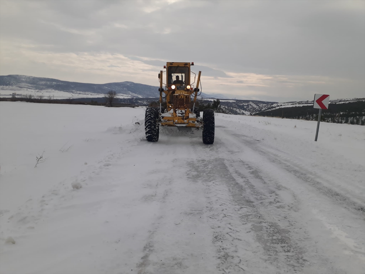 Kahramanmaraş'ta kar nedeniyle kapanan 360 mahalle yolu ulaşıma açıldı