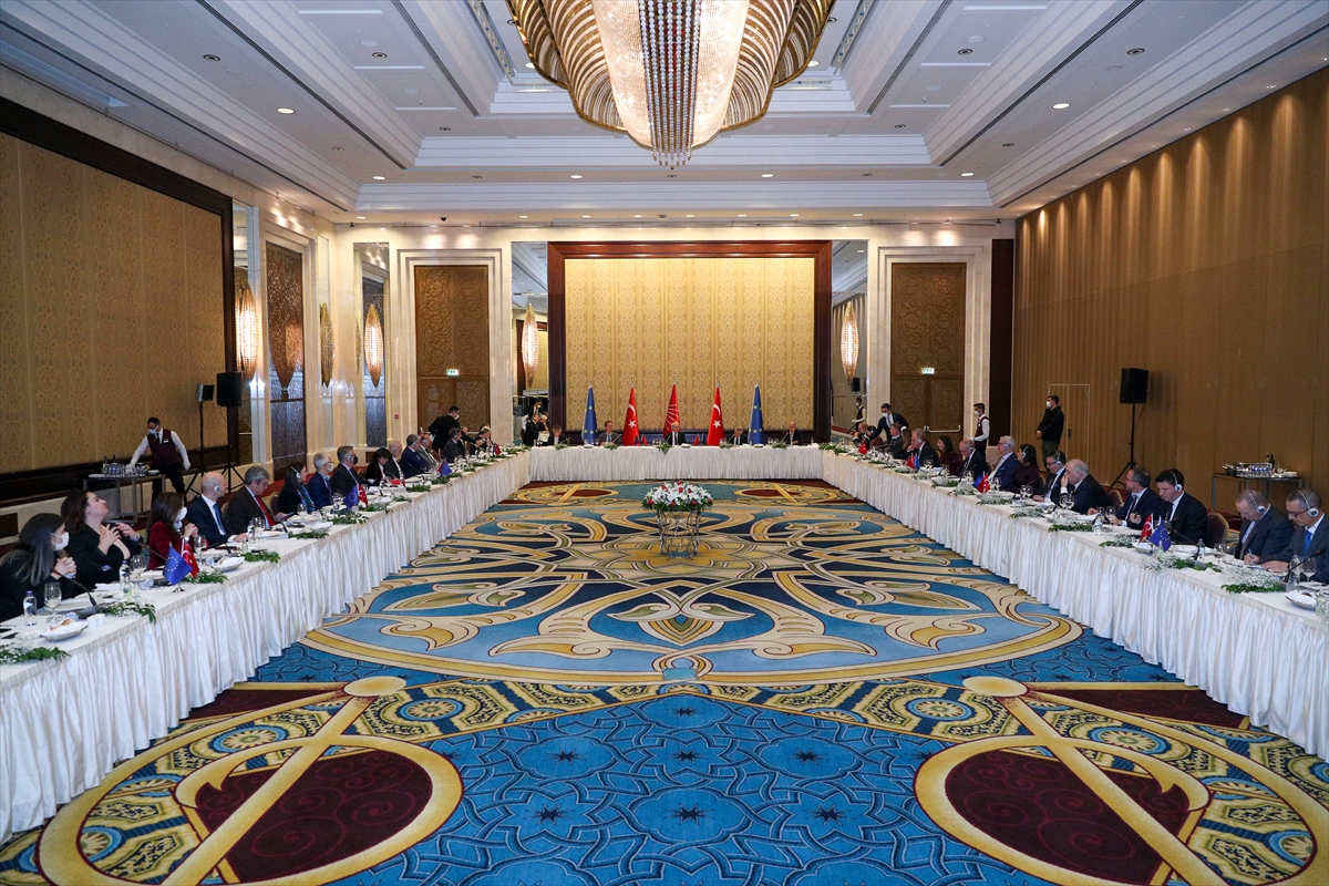 Kılıçdaroğlu, AB üyesi ülkelerin büyükelçileri ile yemekte bir araya geldi