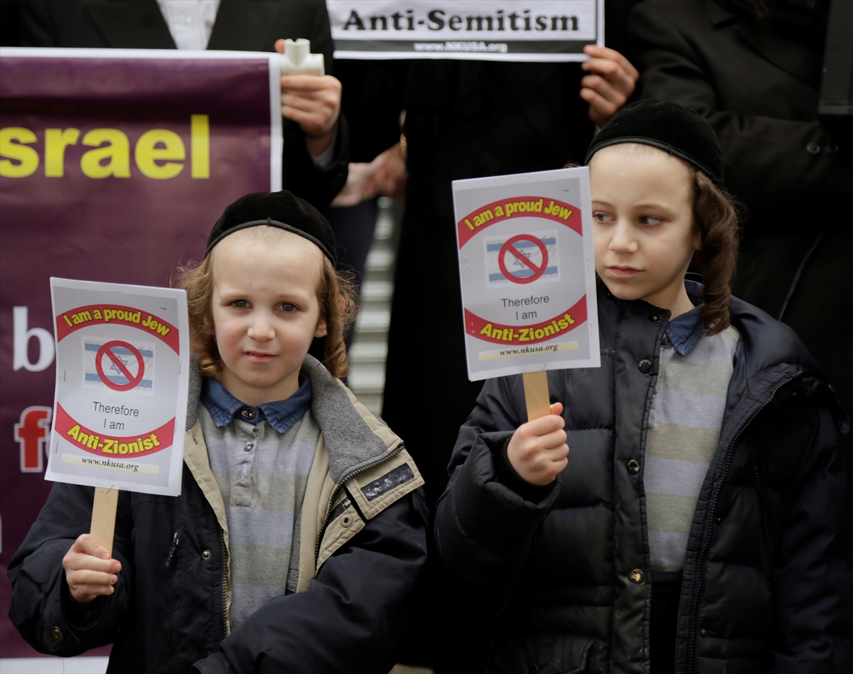 New York'ta Ortodoks Yahudileri ve İsrail yanlısı iki grup karşıt protestolar düzenledi