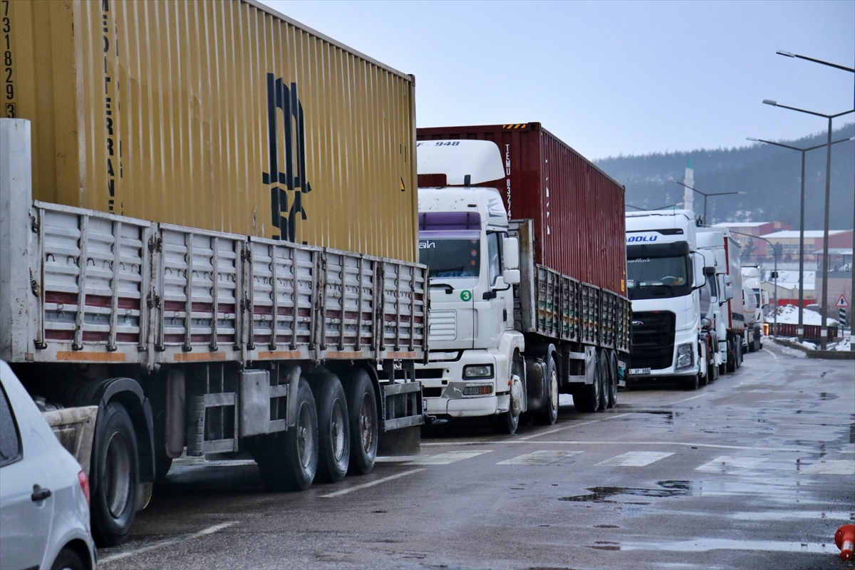 Osmaniye-Gaziantep kara yolunun Gaziantep yönü trafiğe kapatıldı