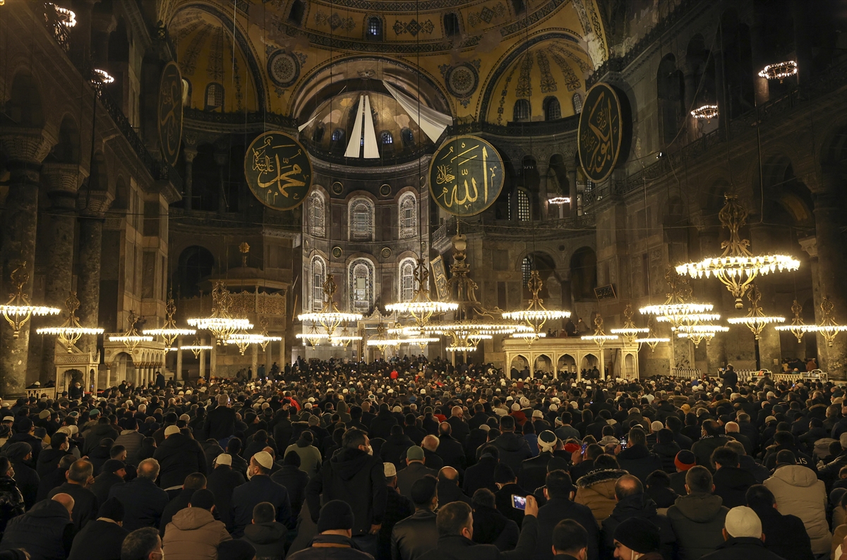 Cami Merkezli Yaşamdan Uzaklaşan Toplumun Kıble Tayini!..