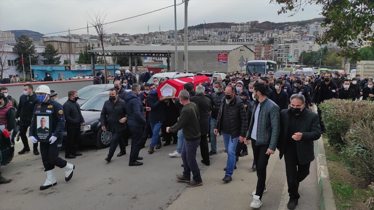 Trafik kazasında ölen itfaiye erinin cenazesi defnedildi