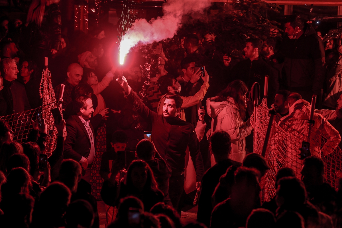 Uludağ'da binlerce kişi yılbaşını kutladı