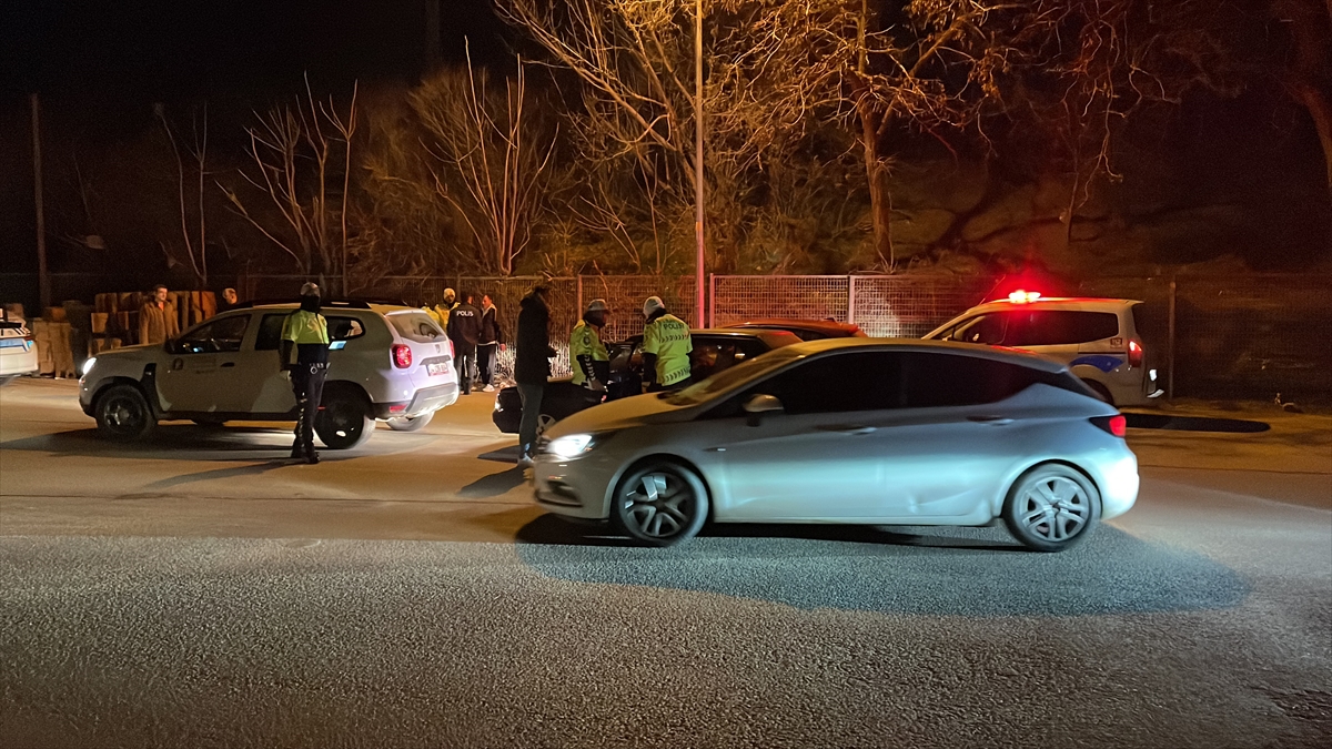 Edirne'de alkollü araç kullanan sürücüler polis ekiplerine yakalandı