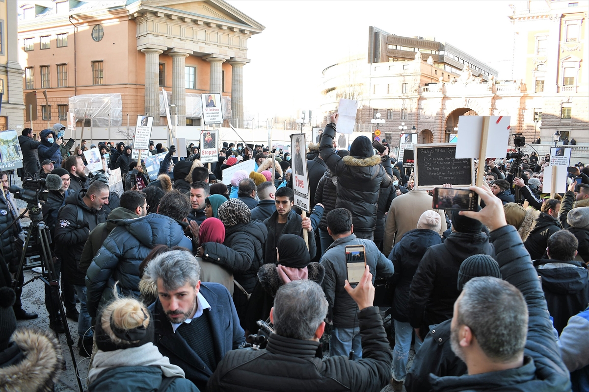 İsveç'te çocukları ellerinden alınan Müslüman ailelerden protesto