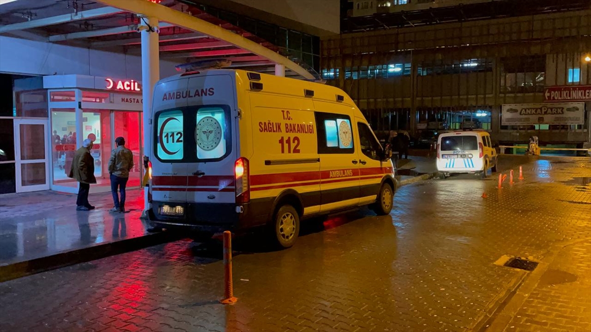 Karabük'te 13 kişi gıda zehirlenmesi şüphesiyle hastaneye kaldırıldı