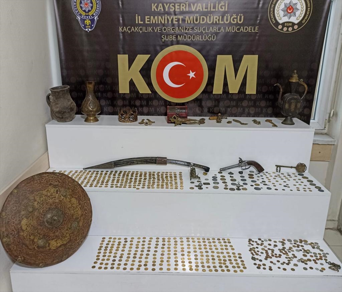 Kayseri'de 618 parça tarihi eser yakalandı
