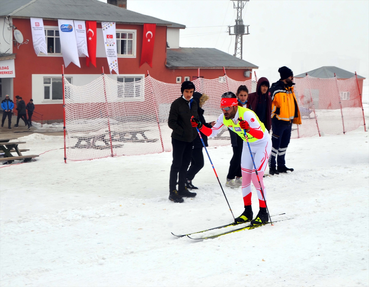Muş'ta Türkiye ÜNİLİG Kayak Kuzey Disiplini Şampiyonası başladı