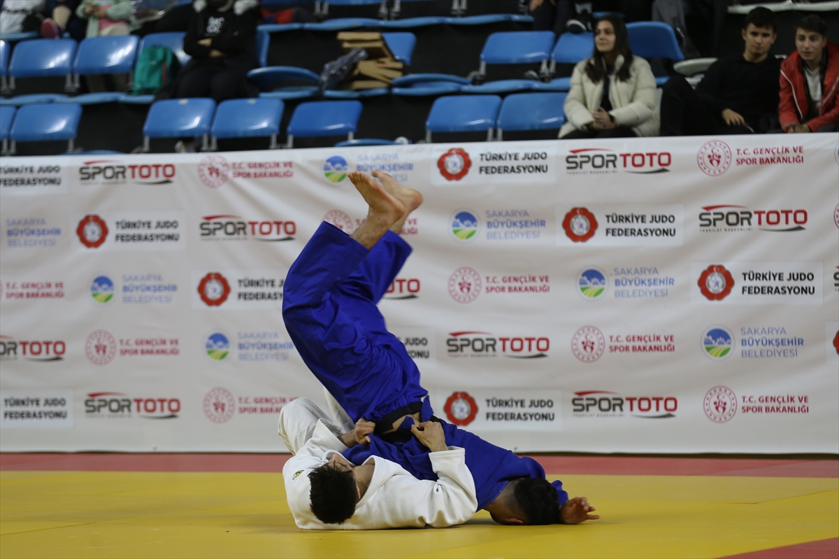 Ümitler Türkiye Judo Şampiyonası'nda ikinci gün müsabakaları tamamlandı