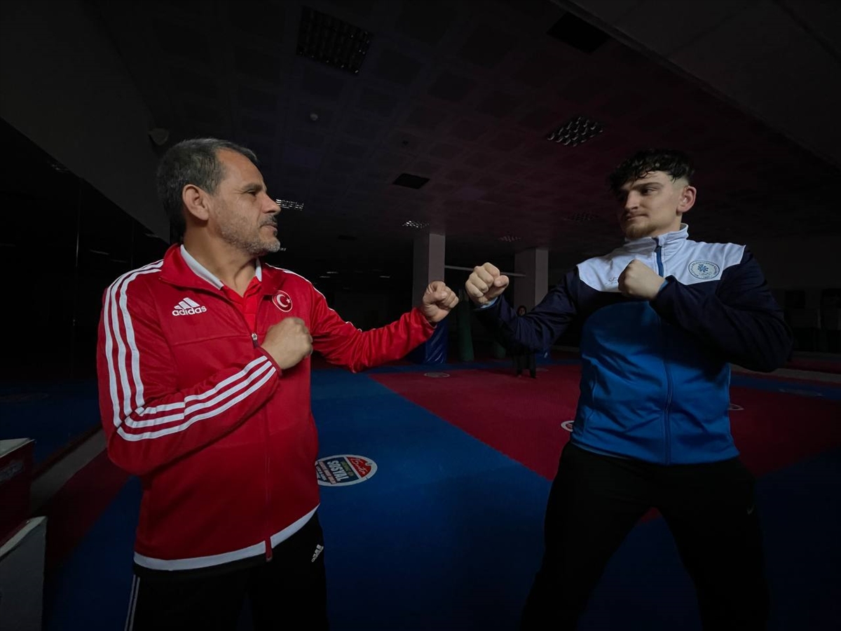 Annesinin kendisini savunması için gönderdiği tekvandoda başarıya doymuyor