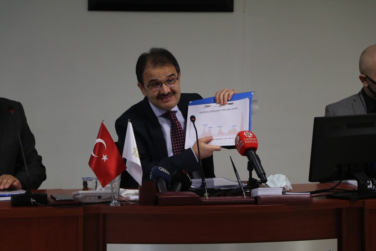 Çankırı Valisi Ayaz, kentteki Kovid-19 vakalarını değerlendirdi: