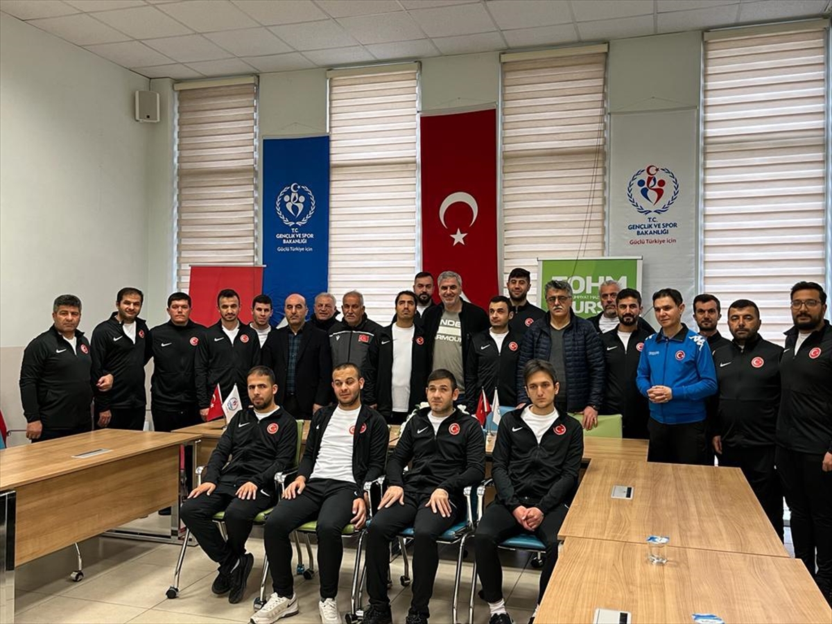 GESF Başkanı Ayhan Yıldırım'dan milli futbolculara ziyaret