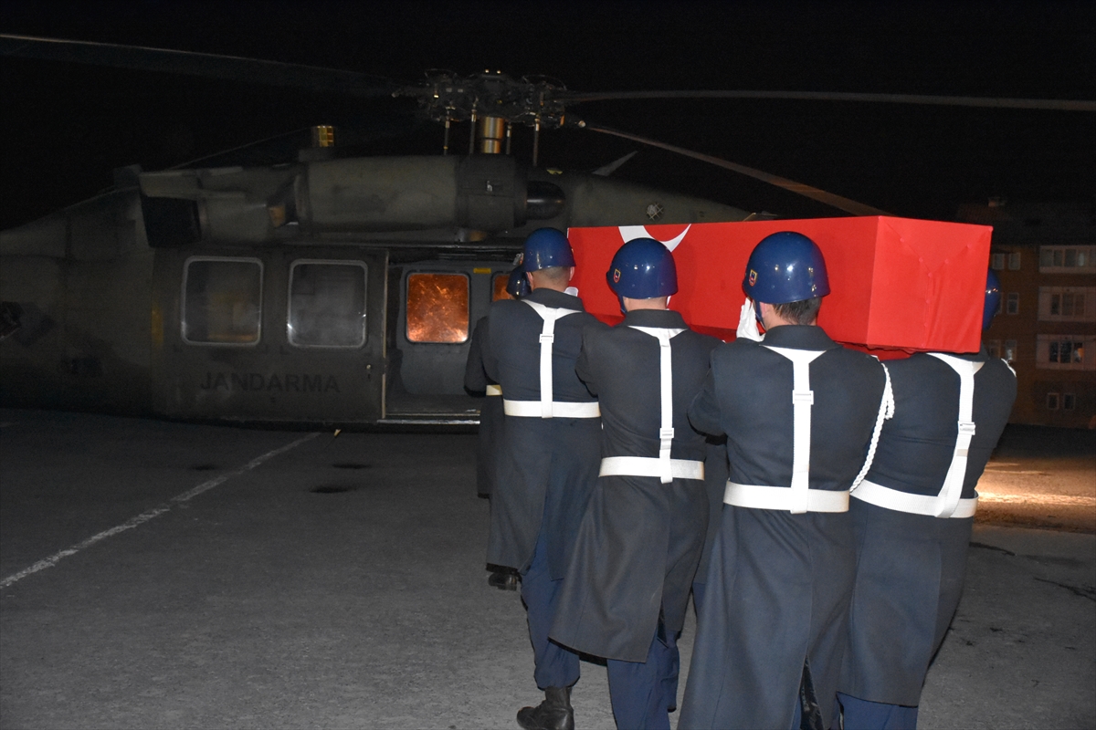 Hakkari'de şehit olan asker için tören düzenlendi