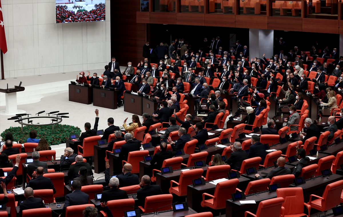 HDP Diyarbakır Milletvekili Semra Güzel'in yasama dokunulmazlığı kaldırıldı