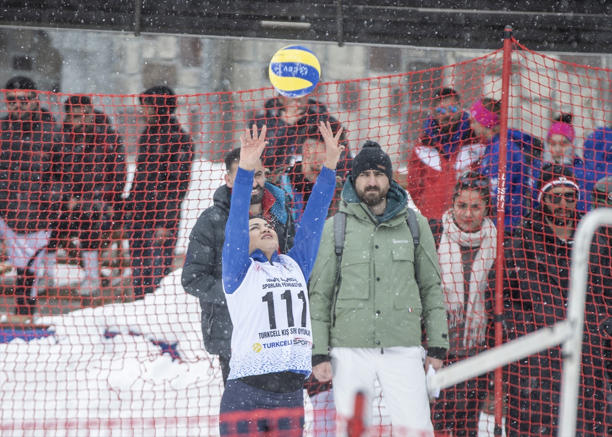 Kış sporları Ünilig Türkiye Şampiyonası Erzurum'da başladı