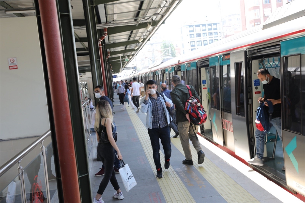 Marmaray'da, bir günde taşınan 580 bin 560 yolcuyla rekor tazelendi
