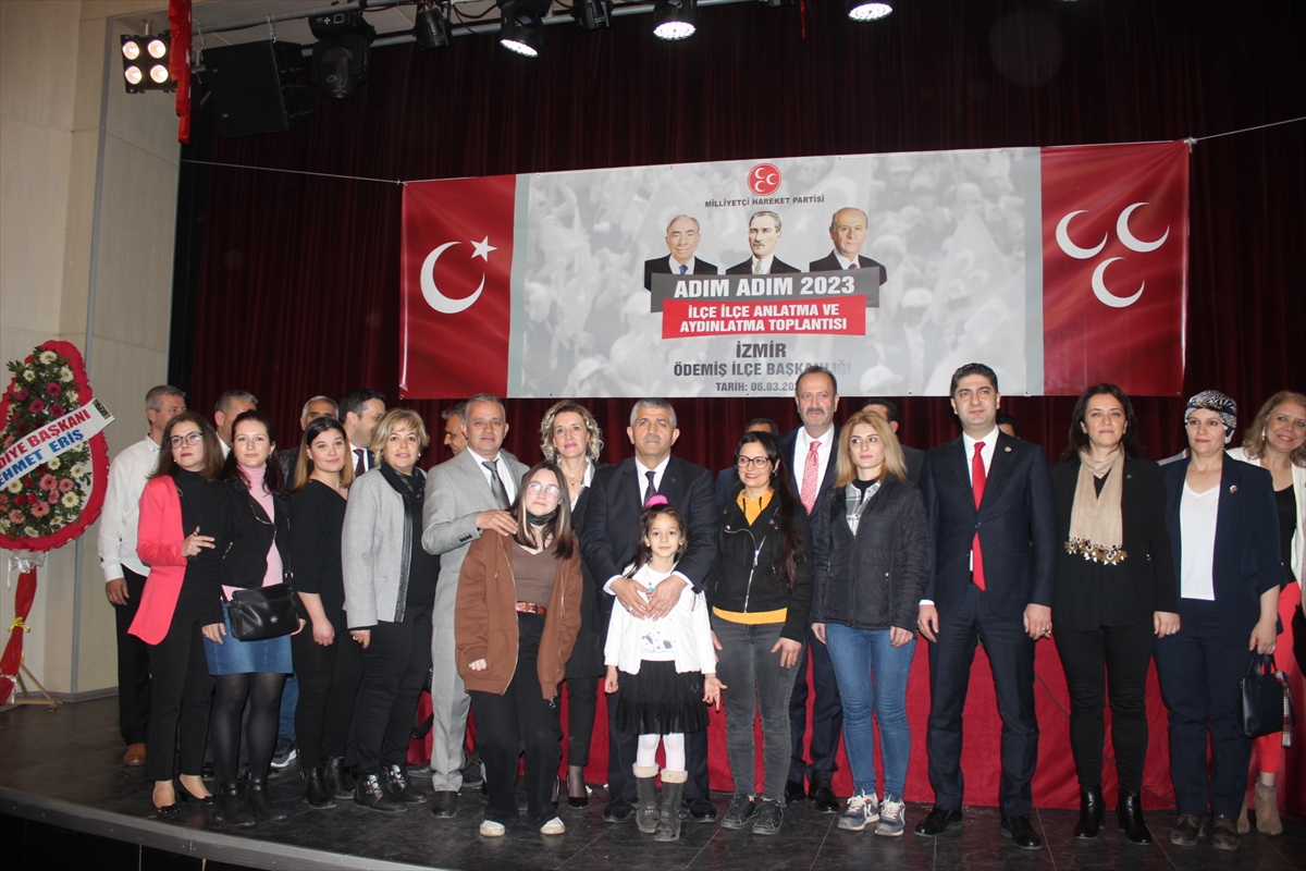 MHP'li Özdemir, İzmir'de “Adım Adım 2023” toplantısında konuştu: