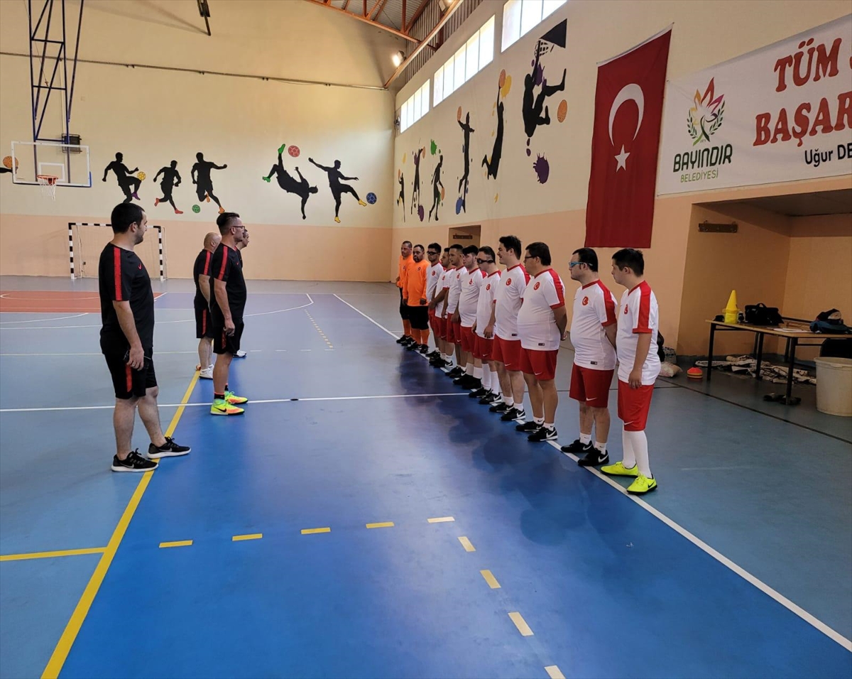 Özel sporcular, Futsal Dünya Kupası için Riva'da hazırlık kampına başladı