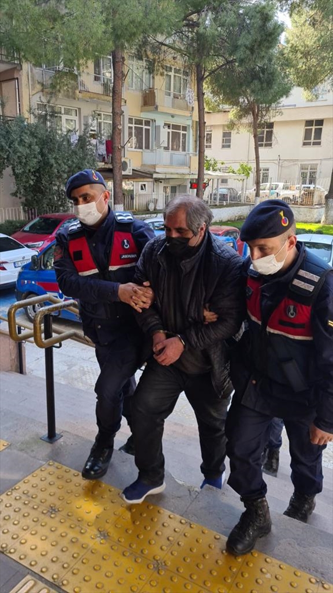 Terör örgütü PKK üyesi, İzmir'de otoyol gişesinde yakalandı