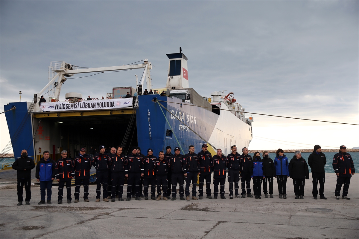 Türkiye'den Lübnan'a gemiyle insani yardım gönderildi