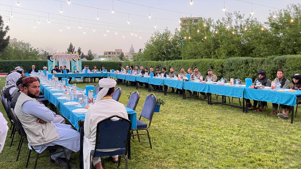 Afgan-Türk Maarif Okulları Mezar-ı Şerif Erkek Lisesinde iftar programı düzenlendi