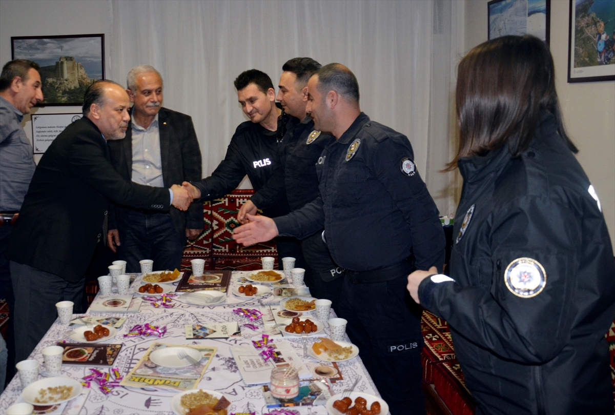 Aydın'da “kavga ihbarına” giden polislere sürpriz kutlama