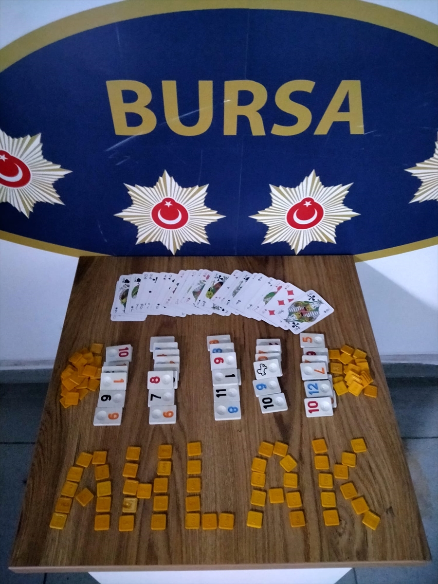 Bursa'da kumar oynandığı belirlenen kıraathanelere baskın düzenlendi