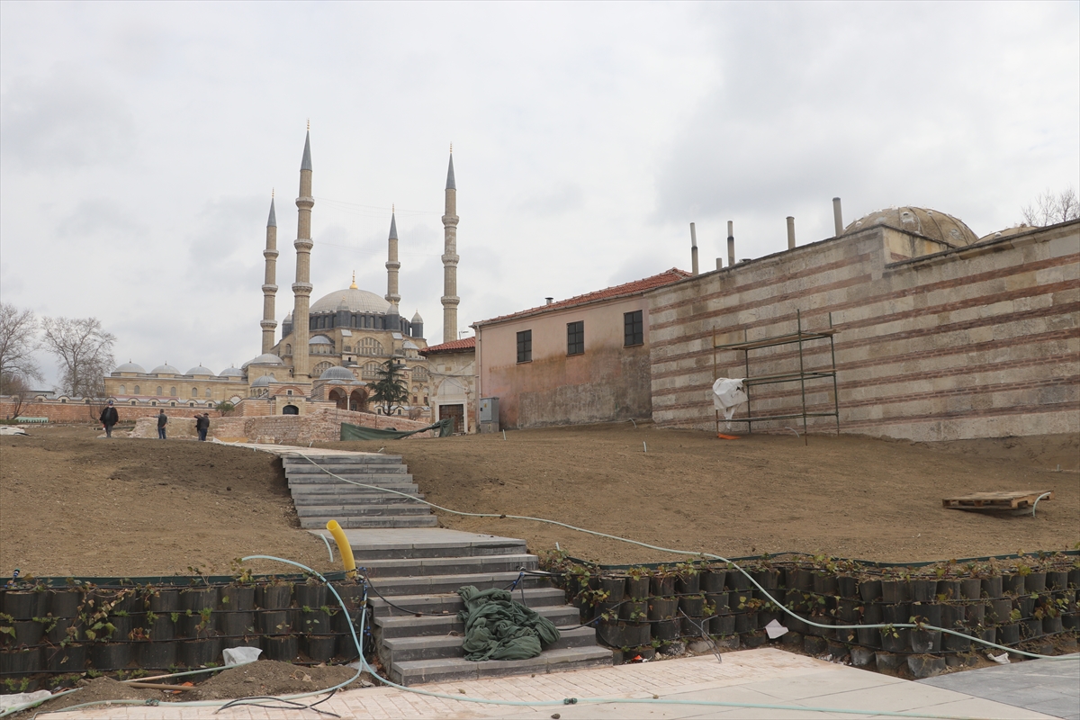 Edirne Kent Konseyi'nden tarihi hamam ve hanın Selimiye Meydan Projesi'ne alınması talebi