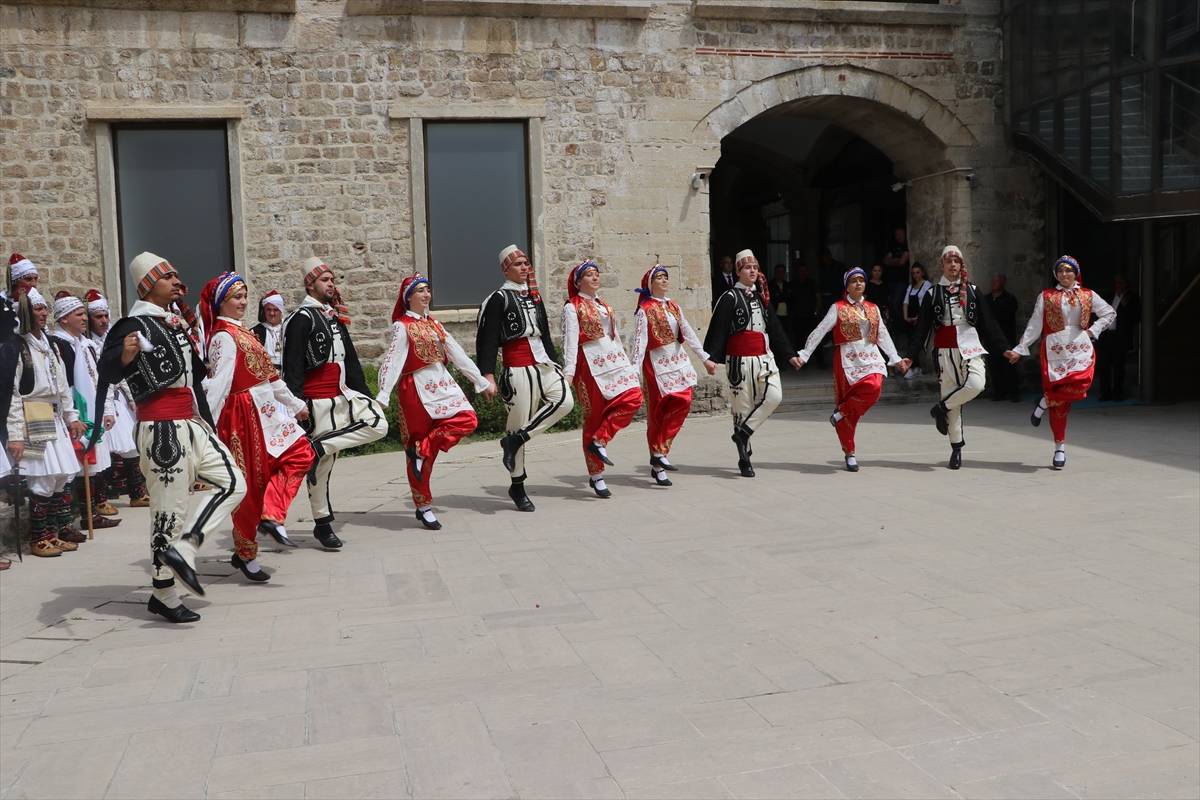 Edirne'de “Yaşayan Geleneklere Yolculuk” sergisi açıldı