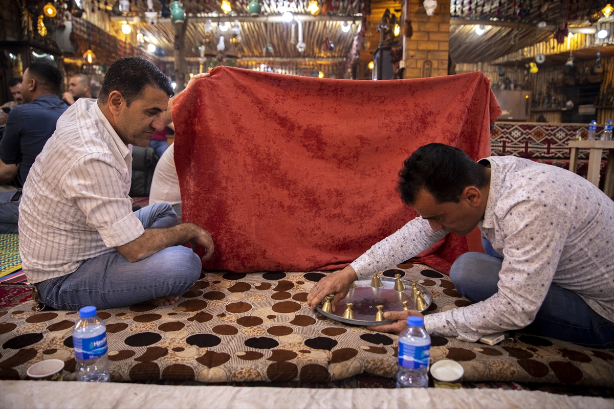 Erbil'de ramazan akşamlarının vazgeçilmez eğlencesi: Türkmen “sini zarf” oyunu