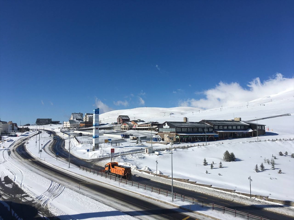 Erciyes'te kar yağışı etkili oldu