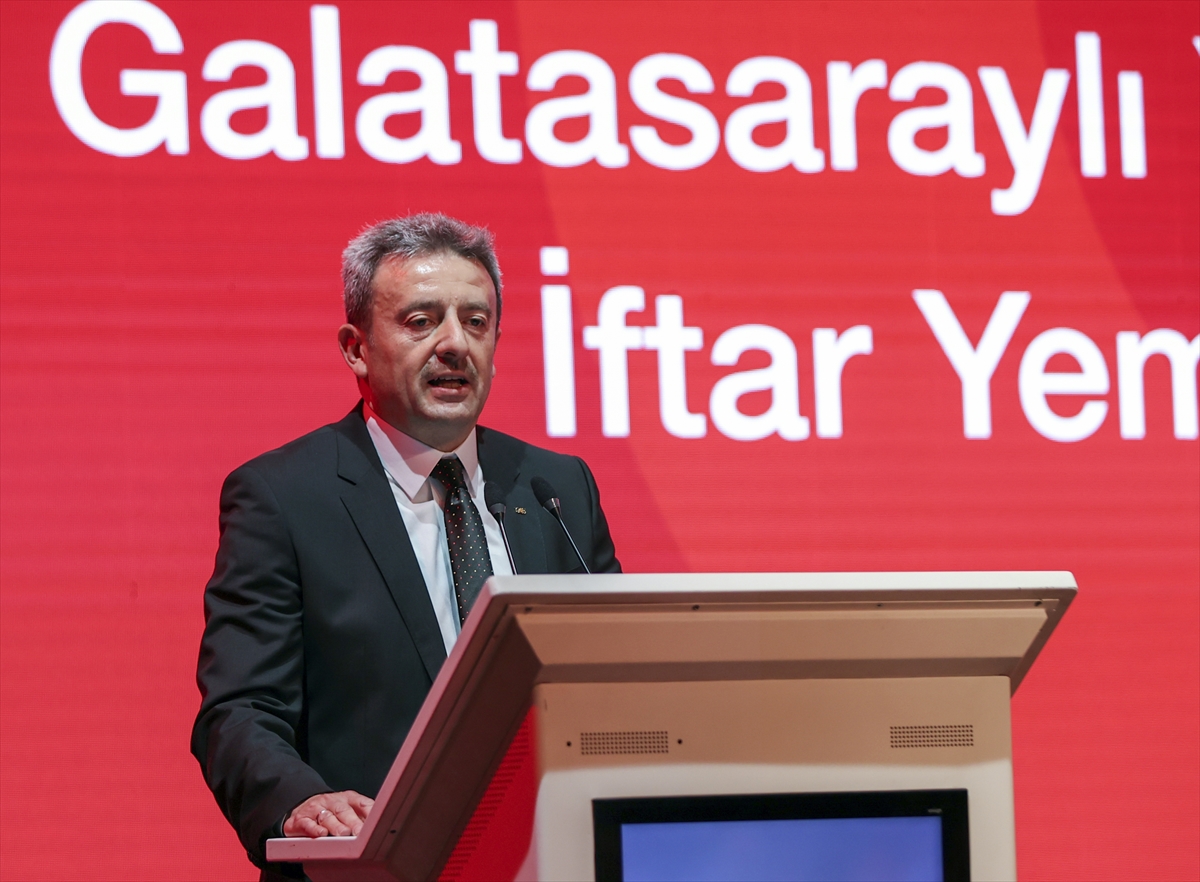 Galatasaray camiası iftarda bir araya geldi