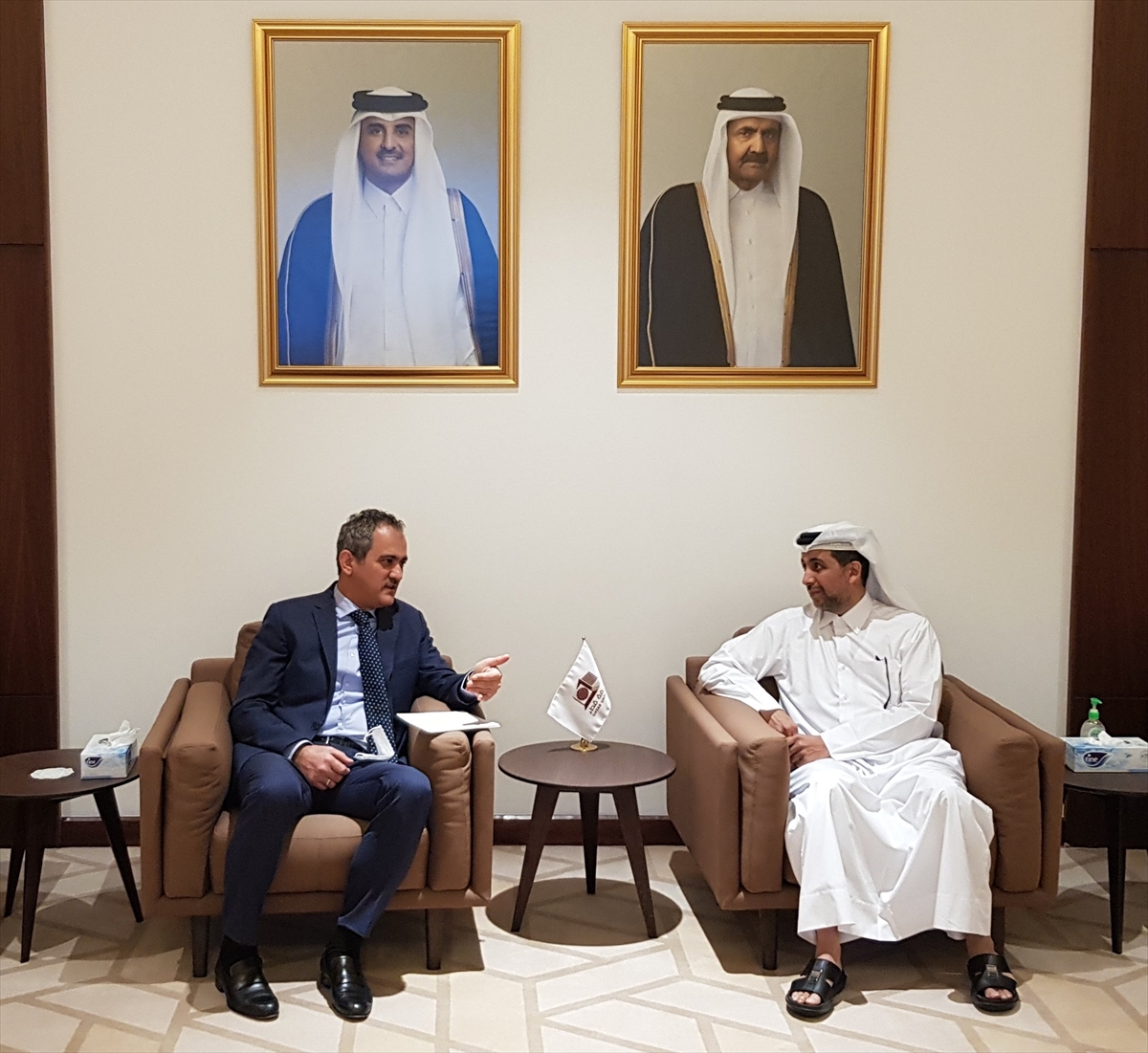Milli Eğitim Bakanı Mahmut Özer, Türkiye’nin Doha Büyükelçiliği'ni ziyaret etti