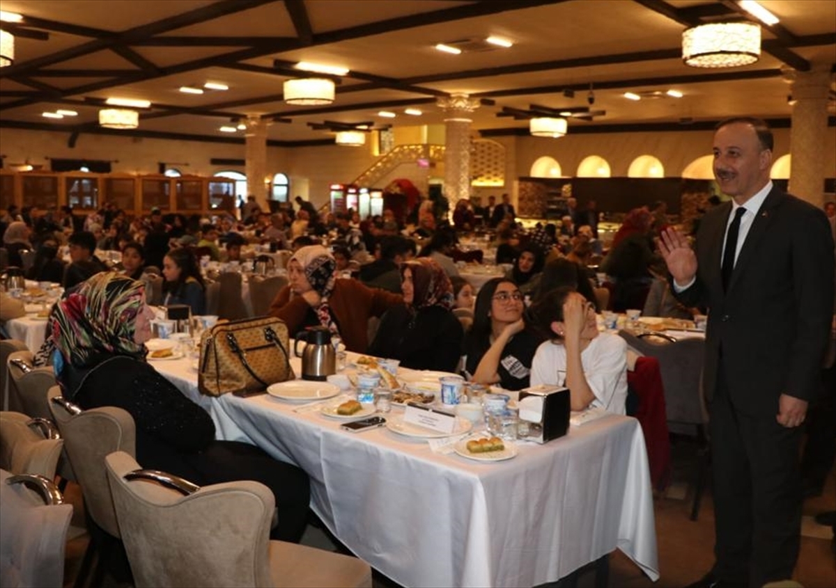 Şanlıurfa'da “Dünya Yetimler Günü” dolayısıyla iftar verildi