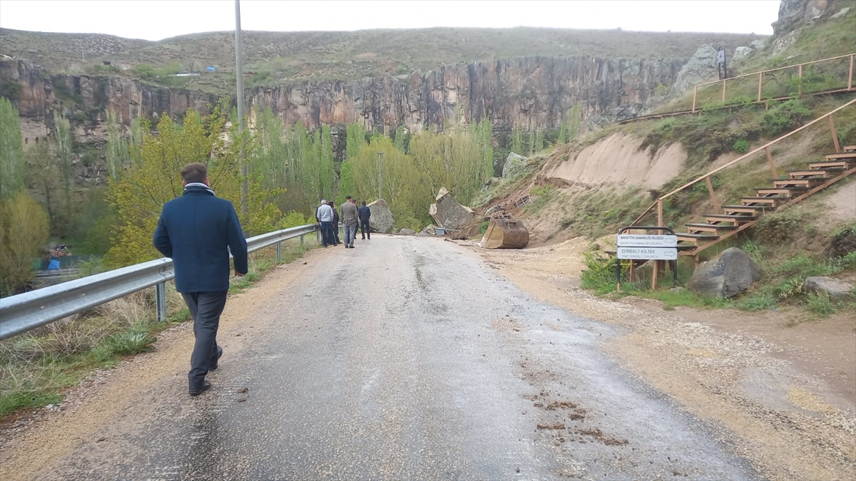 Aksaray’da sağanak, Ihlara Vadisi çıkışında kaya düşmesine neden oldu